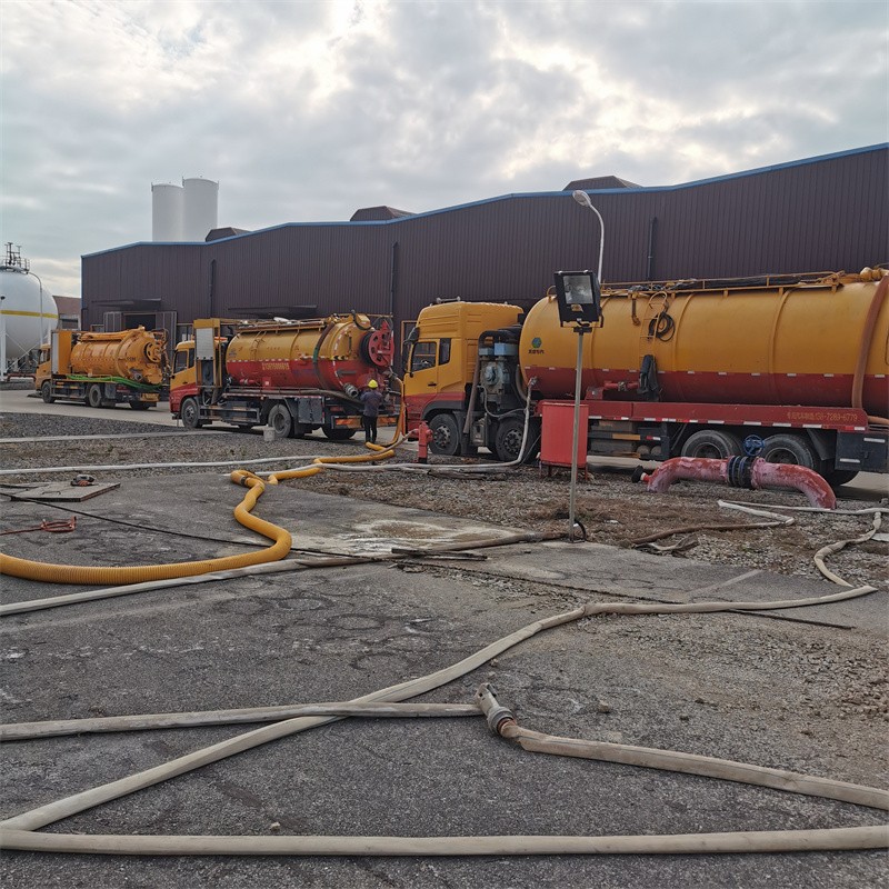 大东污水池清理