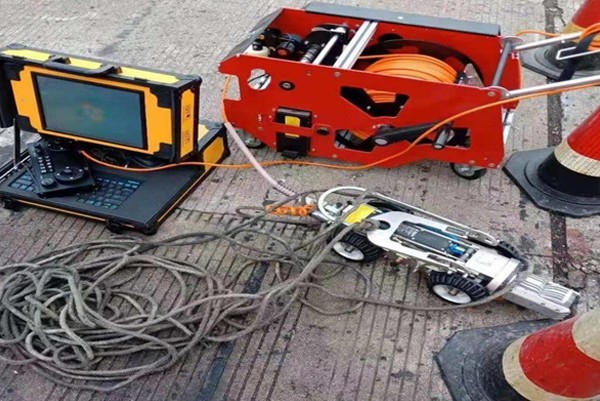 大东CCTV管道检测机器人